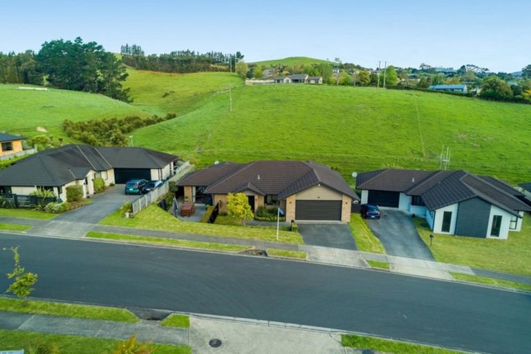 Photo of property in 92 Falcon Drive, Welcome Bay, Tauranga, 3112