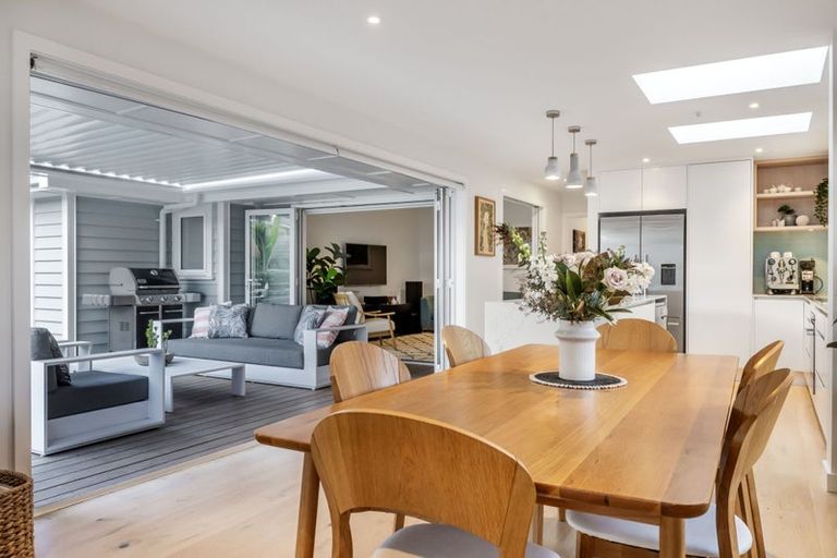 Photo of property in 2/11 Hart Road, Hauraki, Auckland, 0622