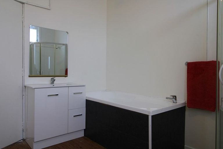 Photo of property in 464 South Road, Omata, New Plymouth, 4374