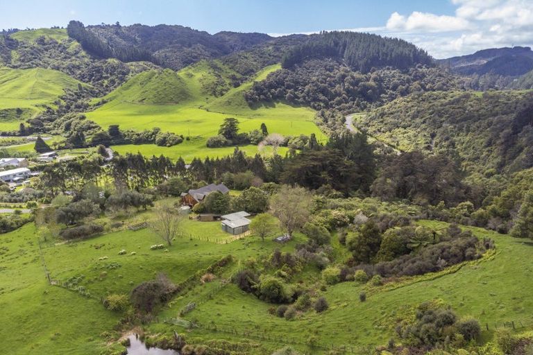 Photo of property in 232 Mangaone Road, Reikorangi, Waikanae, 5391