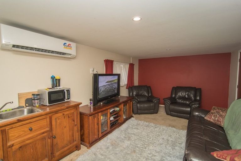 Photo of property in 76 Le Cren Street, Seaview, Timaru, 7910