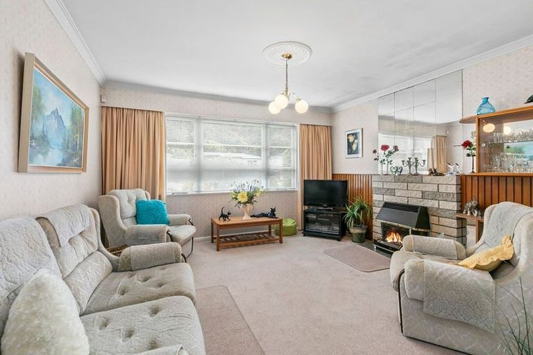 Photo of property in 124 Wellington Road, Wainuiomata, Lower Hutt, 5014