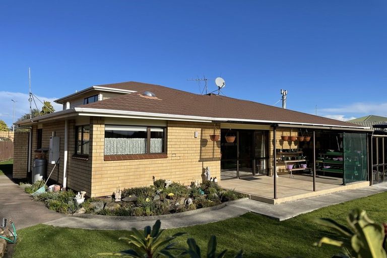 Photo of property in 18 Waterford Drive, Winton, 9720