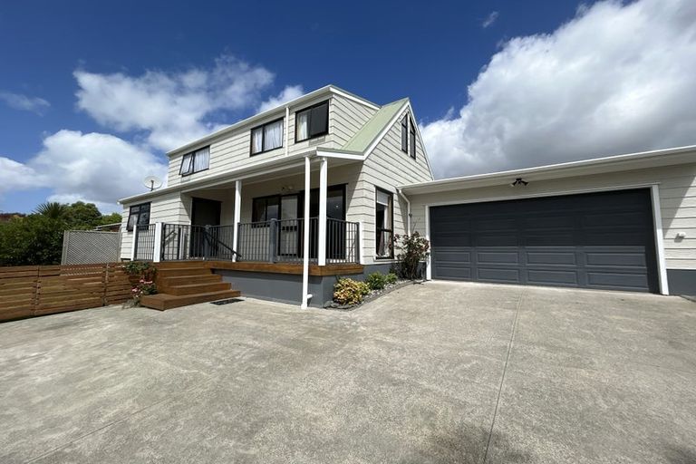 Photo of property in 14a Chablis Place, Henderson, Auckland, 0612