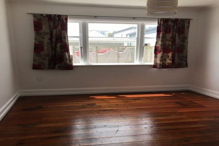 Photo of property in 54 Elizabeth Street, Mount Victoria, Wellington, 6011