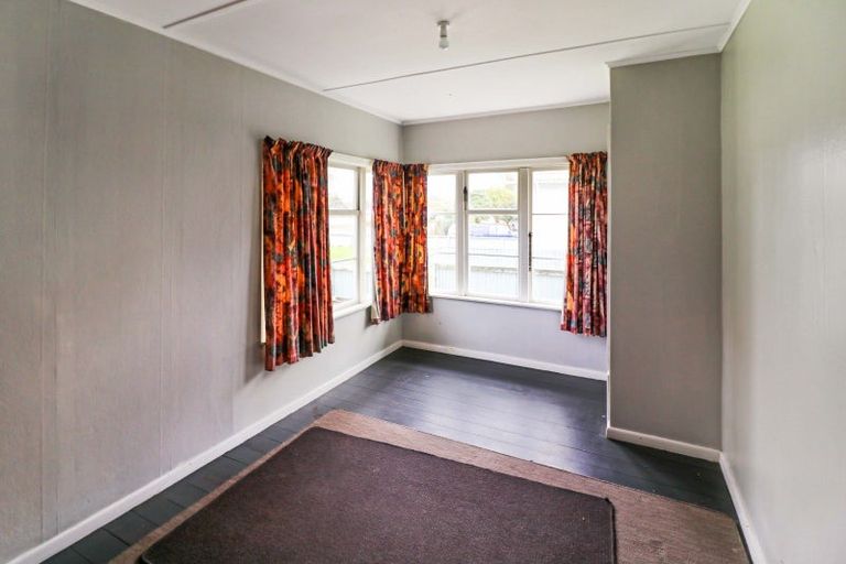 Photo of property in 10 Victor Street, Dannevirke, 4930