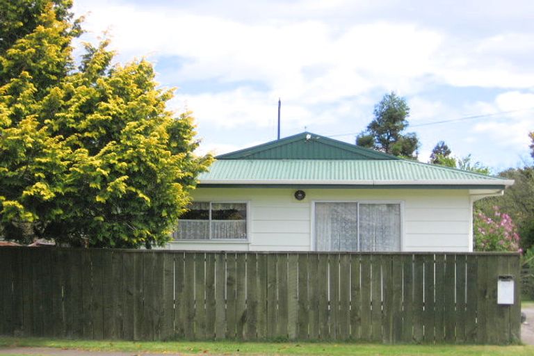 Photo of property in 1/19 Tamatea Road, Taupo, 3330