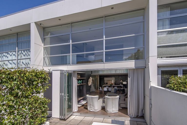 Photo of property in 12 Holly Road, St Albans, Christchurch, 8014