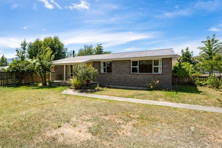 Photo of property in 2 Park Lane, Omarama, 9412