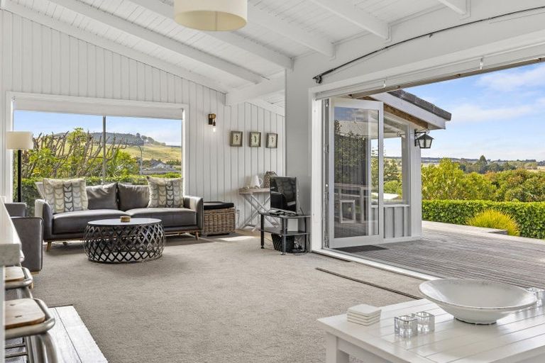 Photo of property in 6 Scenic Heights, Acacia Bay, Taupo, 3330