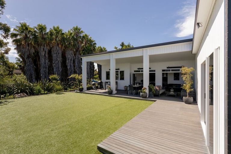 Photo of property in 9 Washingtonia Way, Omokoroa, 3114