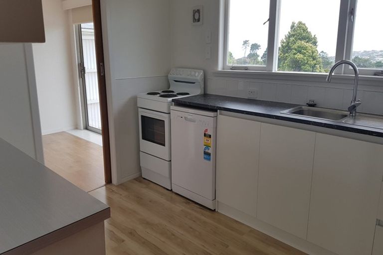 Photo of property in 72a Carlisle Road, Browns Bay, Auckland, 0632