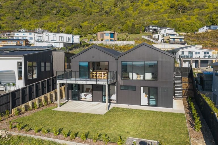 Photo of property in 86 Kotare Street, Waikanae, 5036