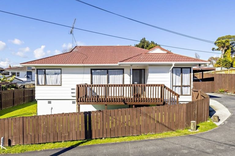 Photo of property in 2/22 Swaffield Road, Papatoetoe, Auckland, 2025
