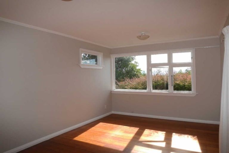 Photo of property in 1 Trig Hill Terrace, Waikanae Beach, Waikanae, 5036