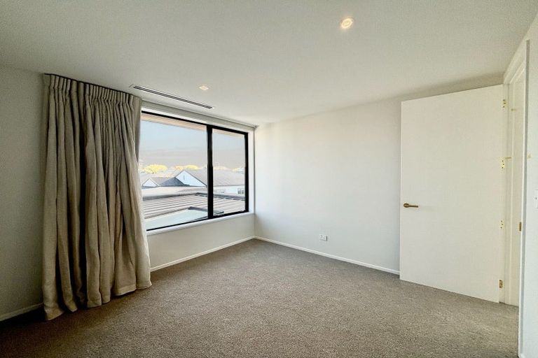 Photo of property in 2/7 Roa Road, Fendalton, Christchurch, 8041