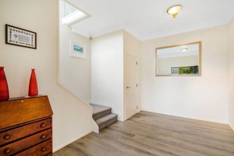 Photo of property in 42 Westview Court, Somerville, Auckland, 2014