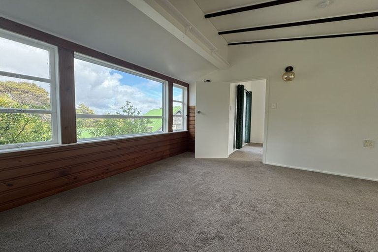 Photo of property in 1/592 East Coast Road, Pinehill, Auckland, 0630