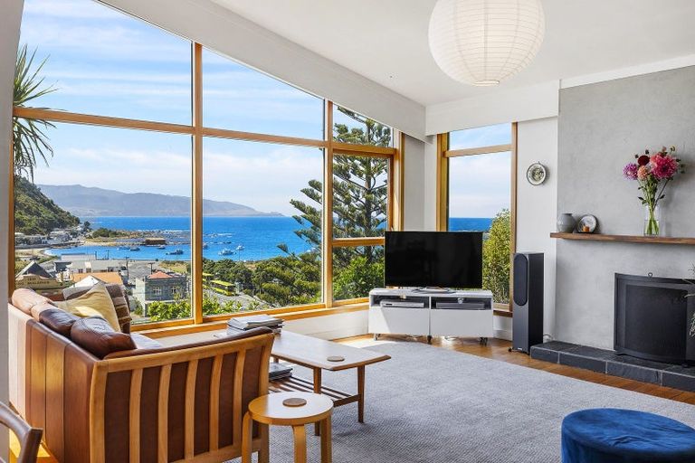 Photo of property in 156 Derwent Street, Island Bay, Wellington, 6023