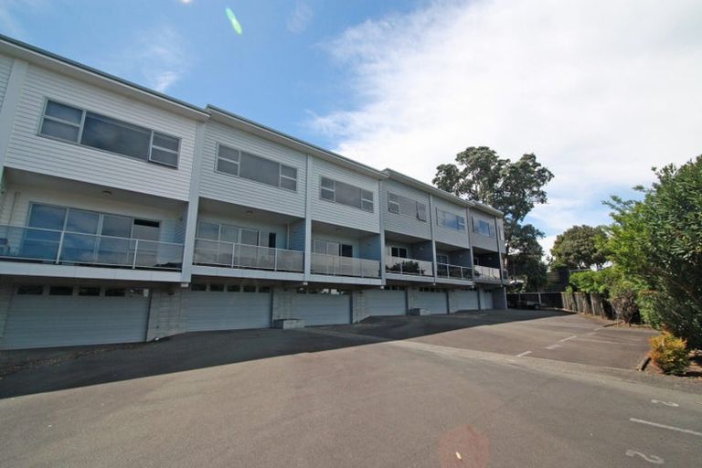 Photo of property in The Strand, 3/16 Ronald Street, Strandon, New Plymouth, 4312