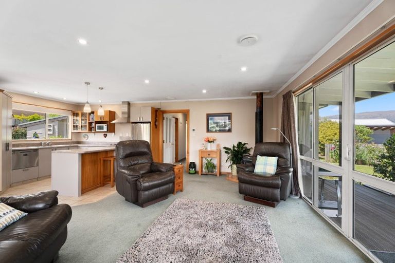 Photo of property in 1 Totara Terrace, Wanaka, 9305