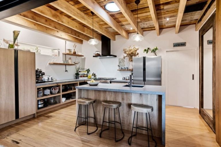 Photo of property in 55 Pitau Road, Mount Maunganui, 3116