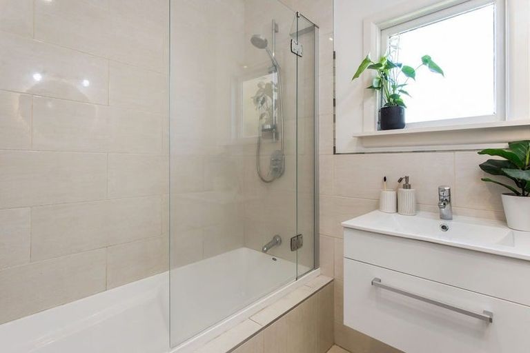 Photo of property in 14 Scotston Avenue, St Albans, Christchurch, 8052