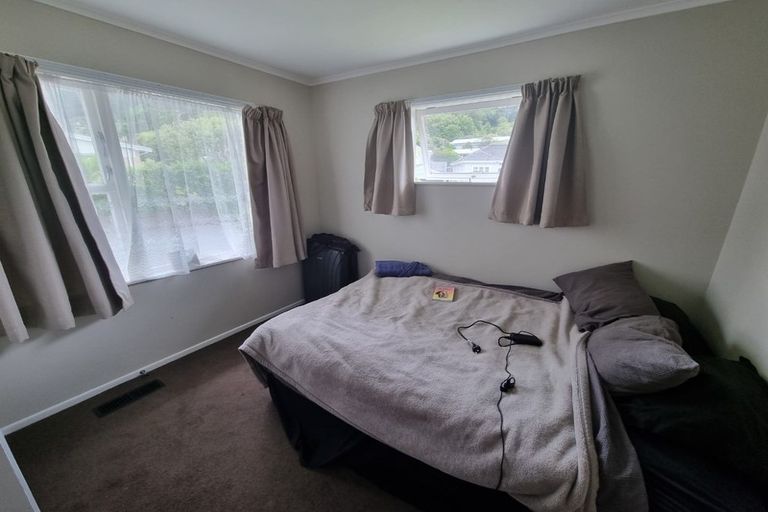 Photo of property in 113 Parkvale Road, Karori, Wellington, 6012