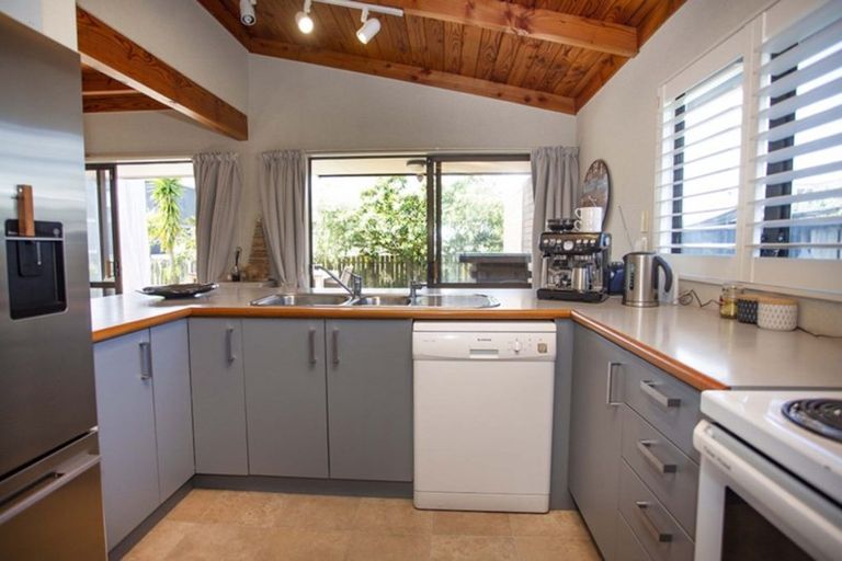 Photo of property in 202 Beverley Terrace, Whangamata, 3620
