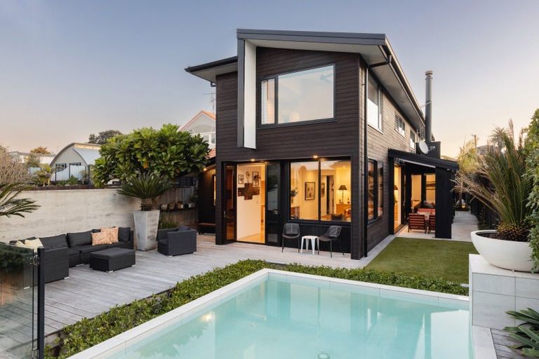 Photo of property in 21 Te Ngaio Road, Mount Maunganui, 3116