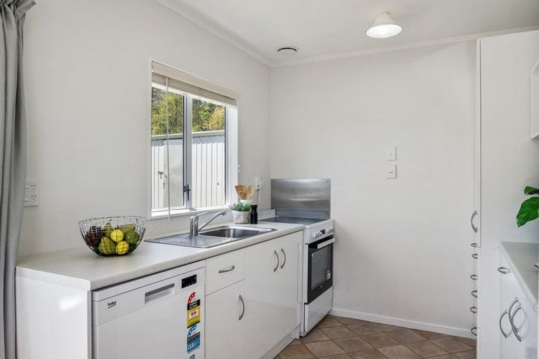 Photo of property in 26 Gentian Street, Timberlea, Upper Hutt, 5018