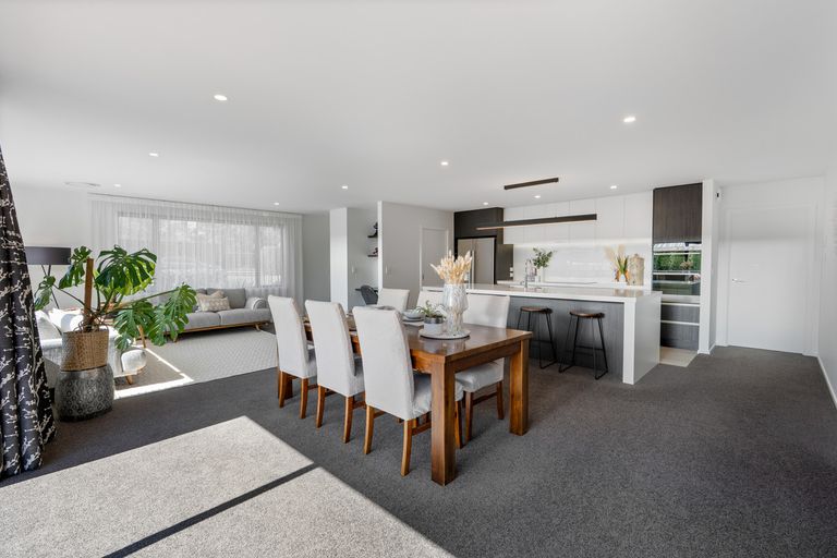 Photo of property in 211 Wingatui Road, Mosgiel, 9024