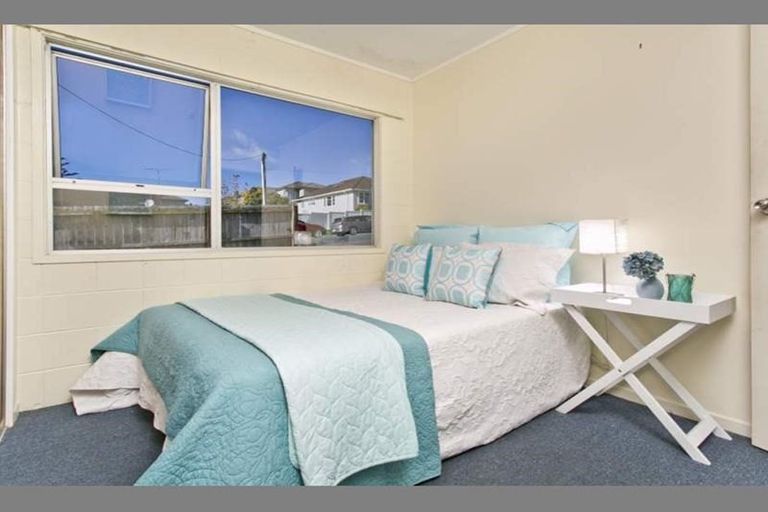 Photo of property in 2/1 Raeben Avenue, Hillcrest, Auckland, 0627