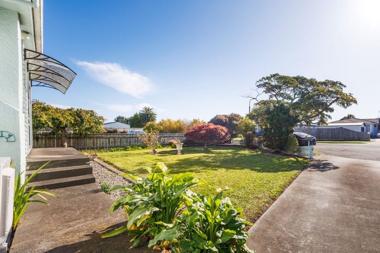 Photo of property in 14 Belvedere Crescent, Takaro, Palmerston North, 4412