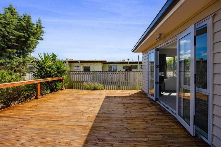 Photo of property in 90 Reid Avenue, Hawera, 4610