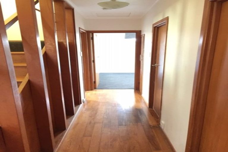 Photo of property in 19 Woodvale Road, Glen Eden, Auckland, 0602