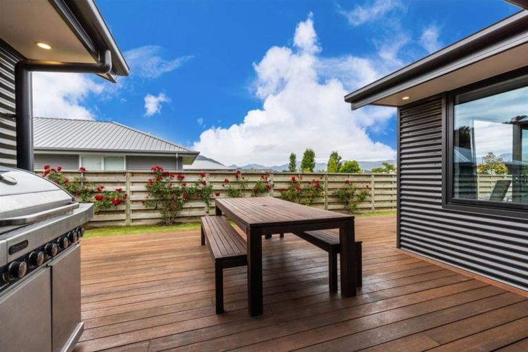 Photo of property in 8 Quinnat Street, Albert Town, Wanaka, 9305