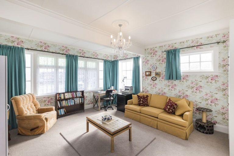 Photo of property in 7 Station Road, Marton, 4710