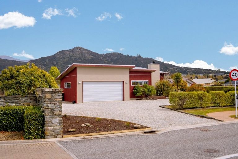 Photo of property in 29 Frye Crescent, Albert Town, Wanaka, 9305