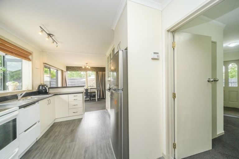 Photo of property in 2 Pukatea Place, Milson, Palmerston North, 4414
