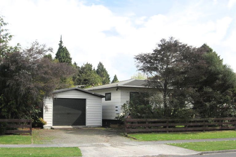 Photo of property in 61a Aquarius Drive, Kawaha Point, Rotorua, 3010