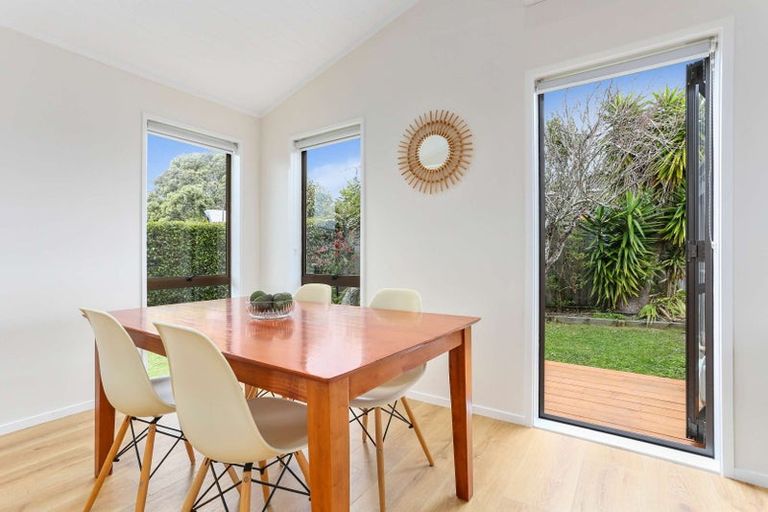 Photo of property in 2/83 Bramley Drive, Farm Cove, Auckland, 2012