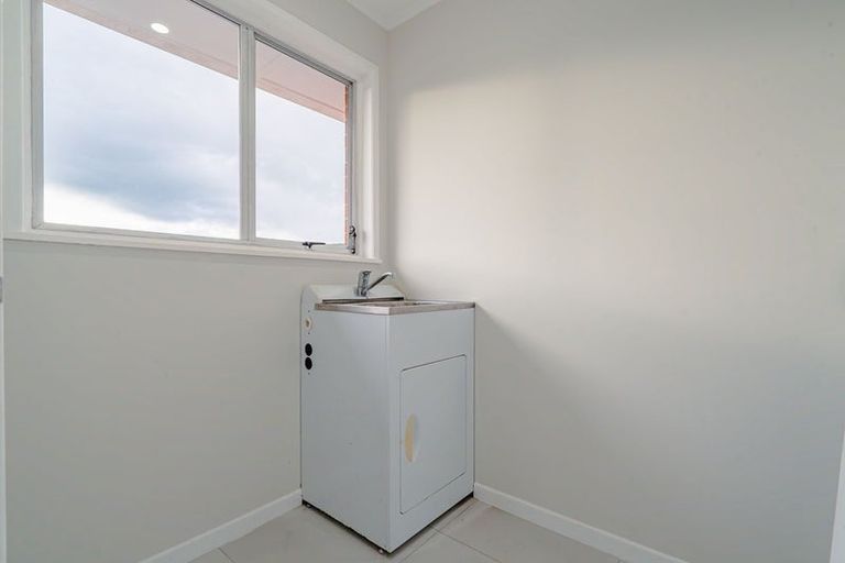 Photo of property in 15 Burndale Terrace, Manurewa, Auckland, 2102