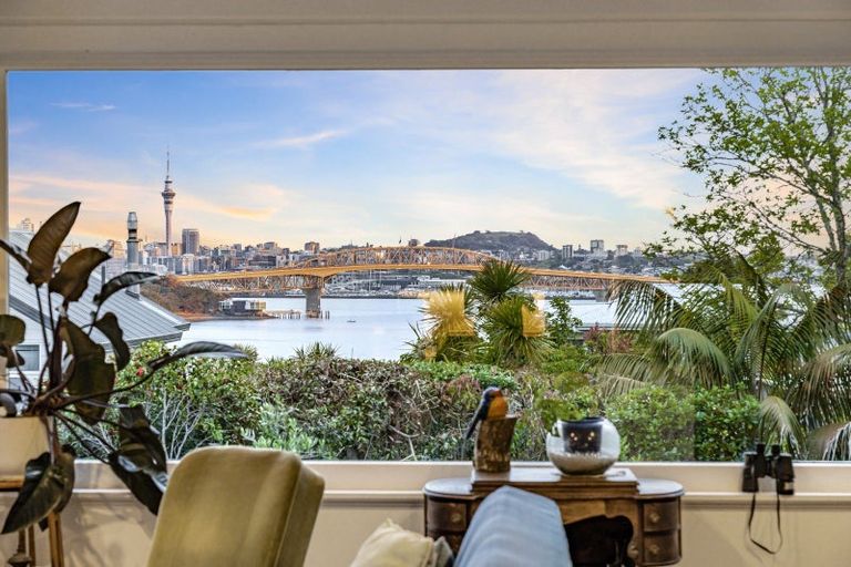 Photo of property in 34 Seaview Avenue, Northcote, Auckland, 0627