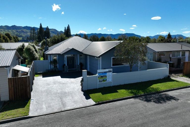 Photo of property in 2 Weka Street, Oxford, 7430