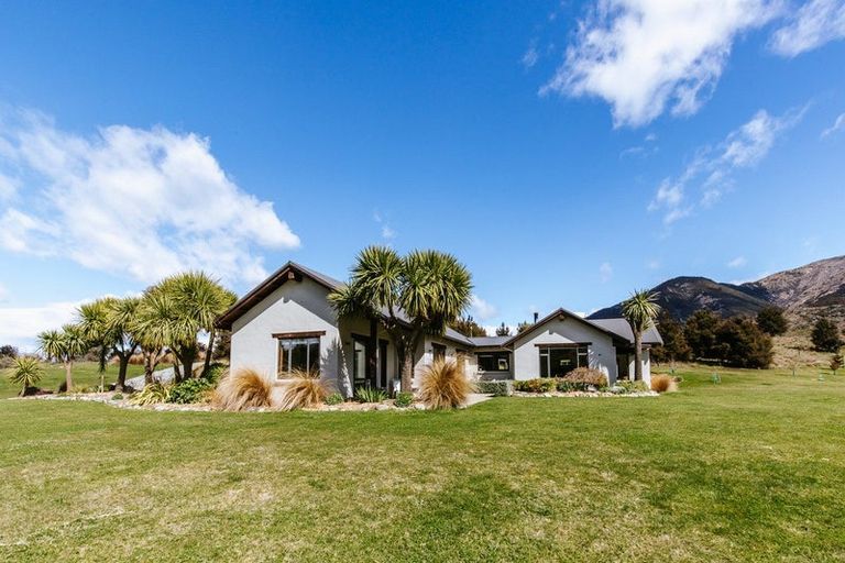 Photo of property in 1050 Lake Hawea-albert, Albert Town, Wanaka, 9382