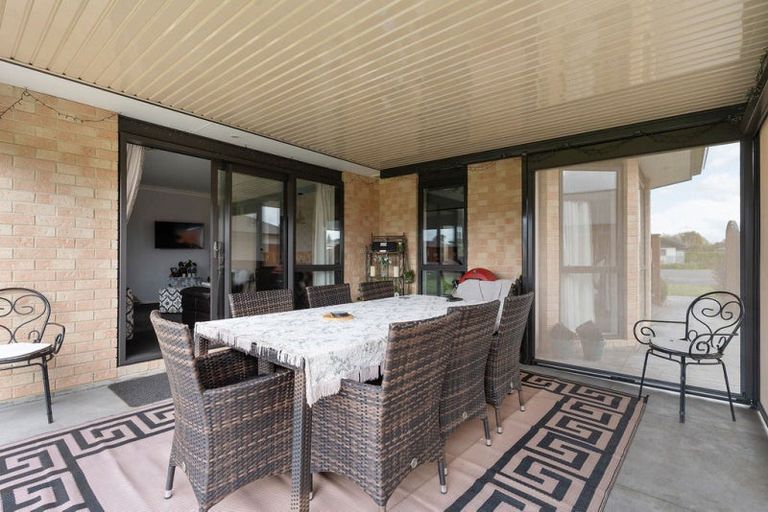 Photo of property in 10 Austin Reid Avenue, Carterton, 5713