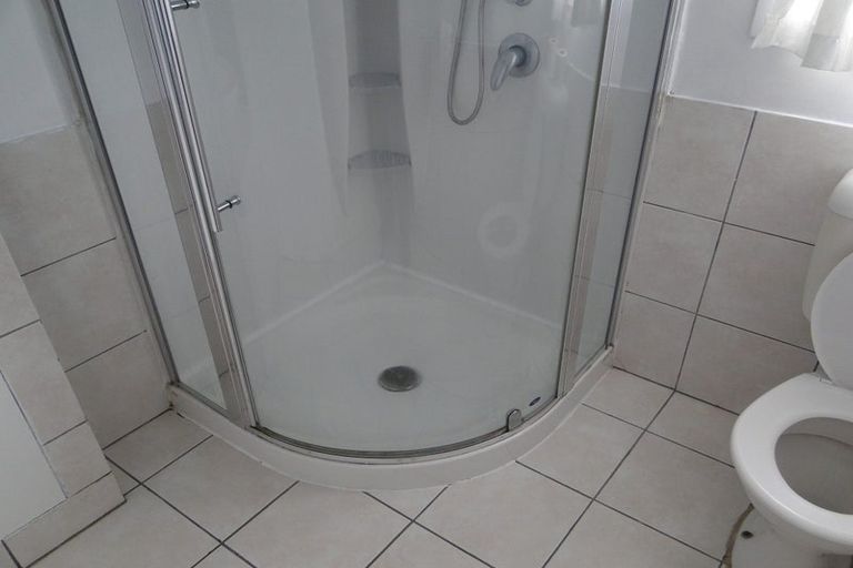 Photo of property in 5 Waverley Avenue, Glenfield, Auckland, 0629