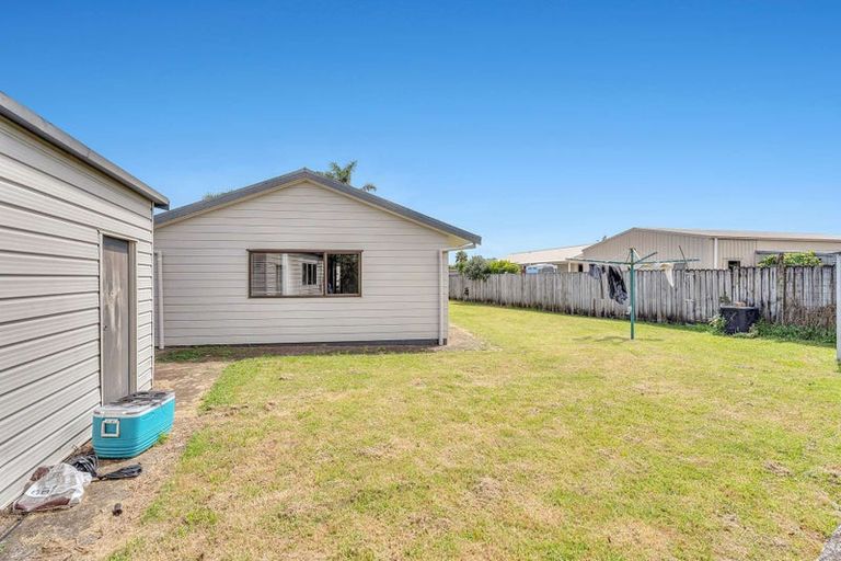 Photo of property in 14 Cholmondeley Crescent, Whitianga, 3510