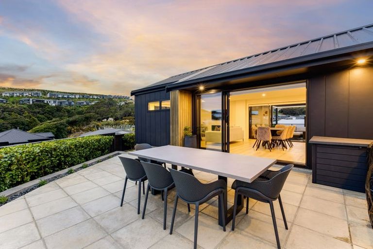 Photo of property in 23 Banks Boulevard, Whitby, Porirua, 5024